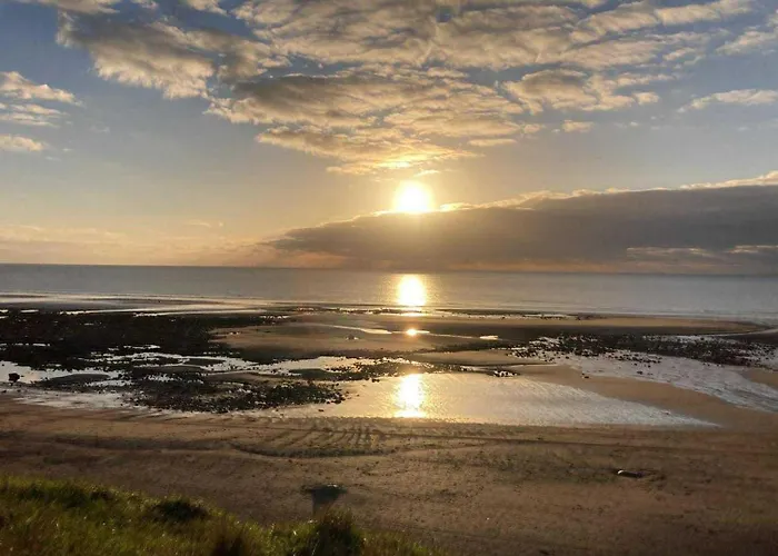 Harding House, Dog Friendly Close To The At Holiday home *