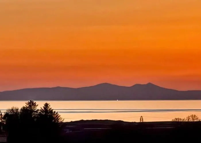 Harding House, Dog Friendly Close To The At *